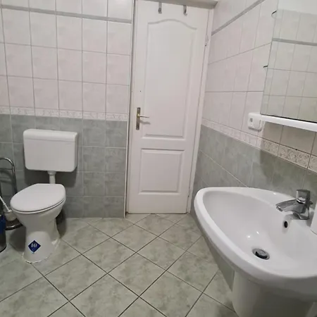 Apartment Tulipan Apartman *