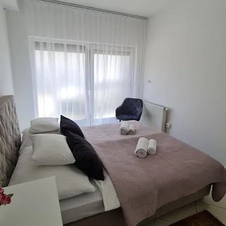Tulipan Apartman *