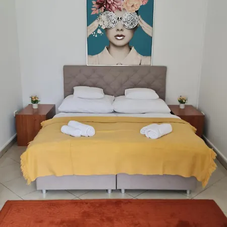 Tulipan Apartman Apartment *