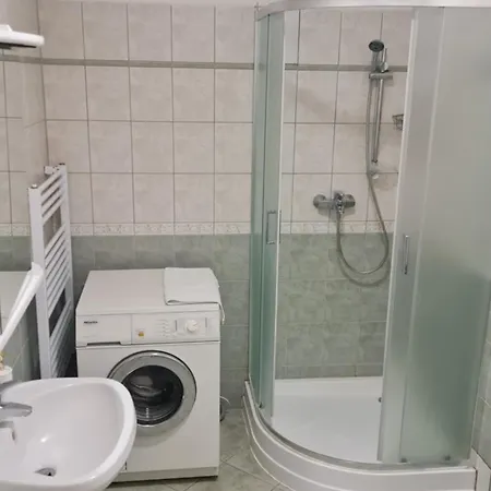 Tulipan Apartman Apartment *